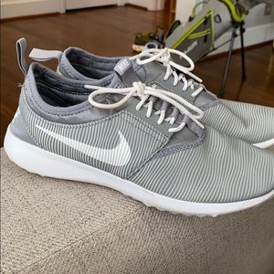 Nike Tennis Shoes